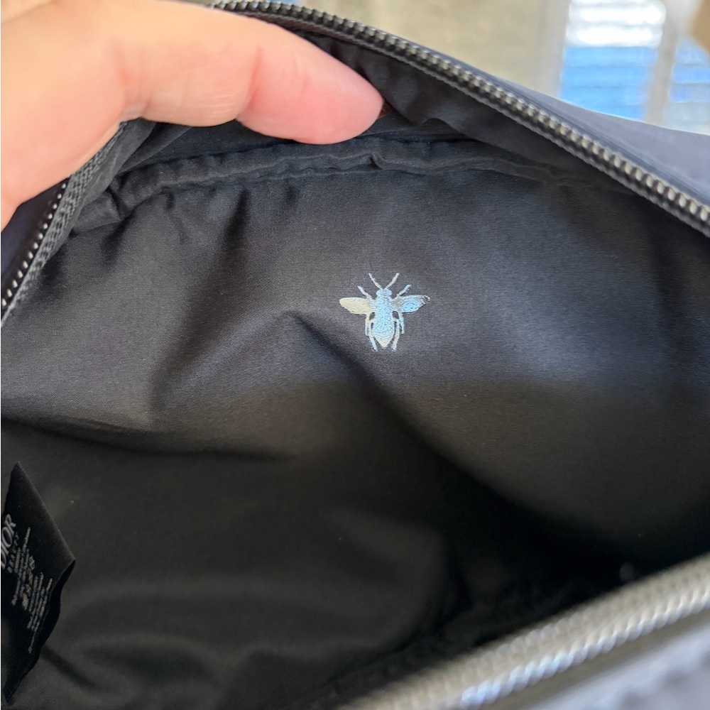 Dior Men's Midnight Blue Toiletry Bag - Picture 9 of 9